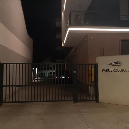 Viaggio I Parking Garaza * Sremska Mitrovica